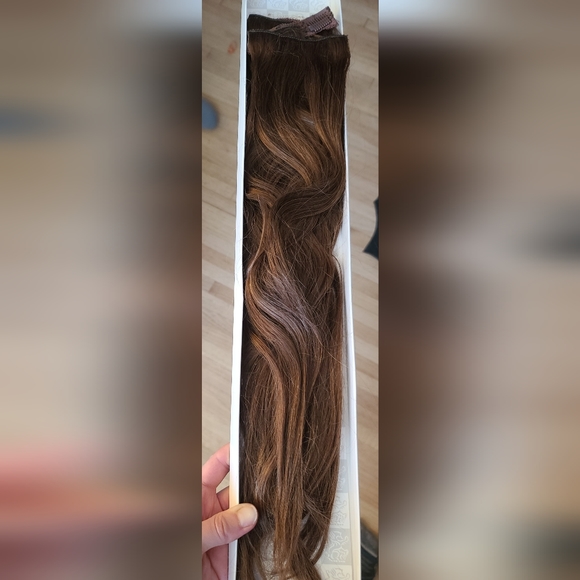 7 Pcs clip on Remy 100% human hair extensions in original box - Picture 4 of 5